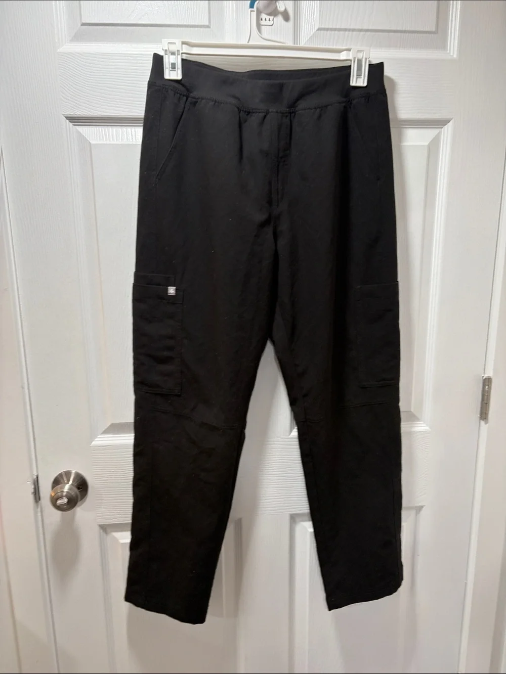FIGS Axim Straight-Leg Scrub Pant Black Cargo Pockets Technical Collection L